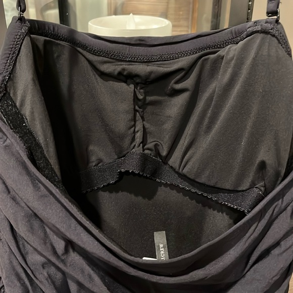 J. Crew one piece swim dress. Black in size 10. Removable neck strap, shelf bra. - Picture 3 of 5